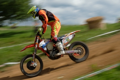 Motocross, Geschwindigkeit im Bild sichtbargemacht